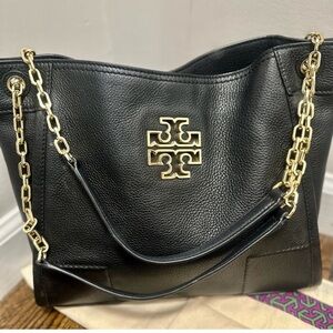 Tory Burch Black Handbag Tote with Gold Chain Logo Quiet Luxury Old Money Chic